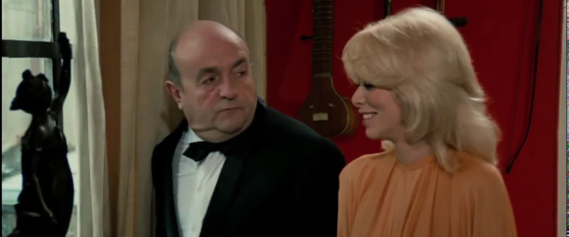 Le Grand Blond avec une chaussure noire