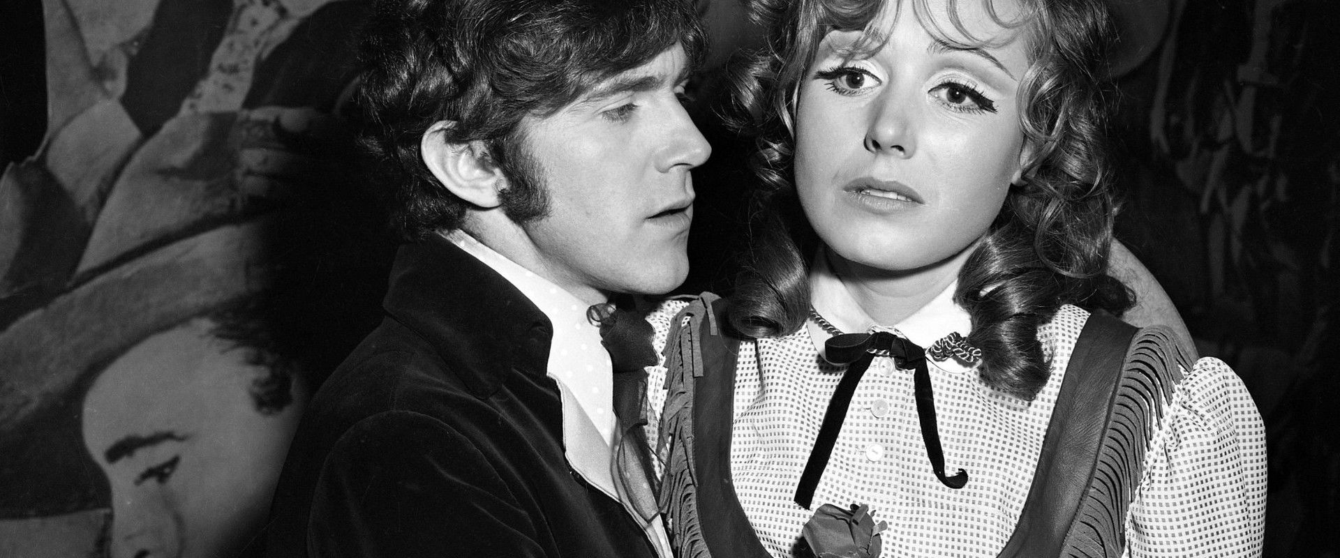 Růženko, spíte sama?'s banner image