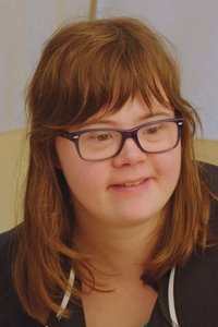 Profile of Lisa De Buck