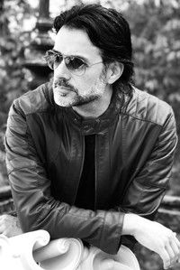 Profile of Mauro López