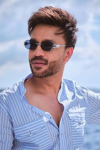 Profile of Vicky Jain