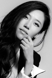 Profile of Queena Li