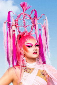 Profile of Elle Vosque