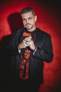 Profile of Víctor Osuna