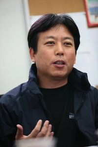 Profile of Kim Eui-suk