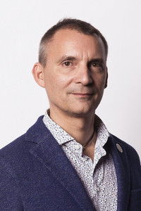 Profile of Alejandro Hernández