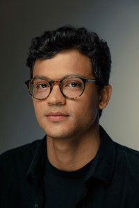 Profile of Leonardo Raphael