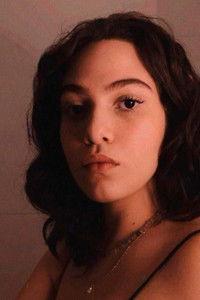 Profile of Luiza Guimarães