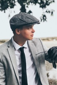 Profile of William Dutoit