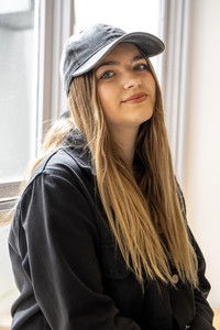 Profile of Abril Seve de Gaston