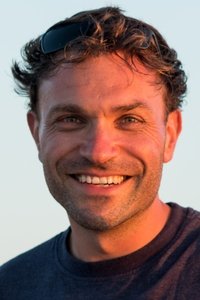 Profile of Robert Hollingworth