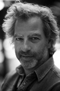 Profile of Sacha Wiernik