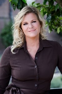 Profile of Justine Marcella