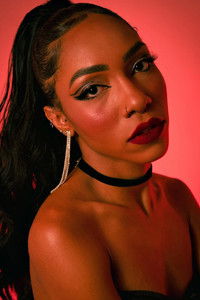 Profile of Isa Gomes