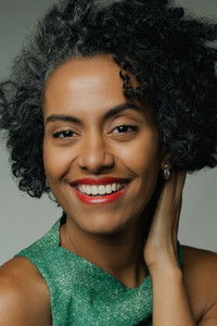 Profile of Tásia D'Paula