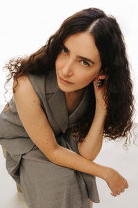 Profile of Georgia Bernstein