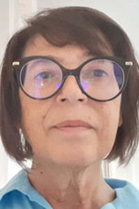 Profile of Adriana Rocha