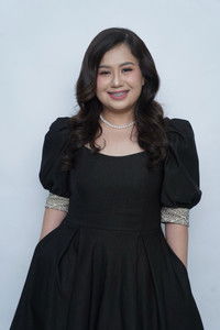 Profile of Gail Buxani