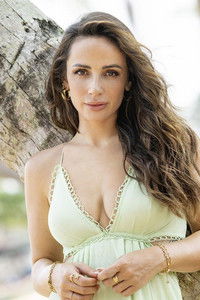 Profile of Jennifer Saro