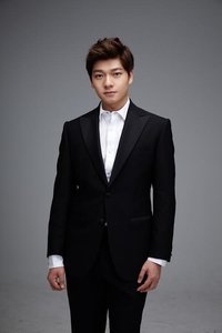 Profile of Zhang Yuan