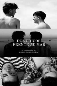 Dos Chicos Frente al Mar