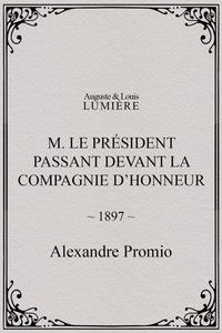 M. le président passant devant la compagnie d’honneur