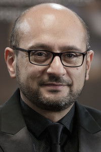 Profile of Arash T. Riahi