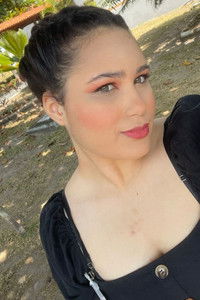 Profile of Emíly Gois