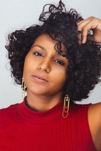 Profile of Laís Lage