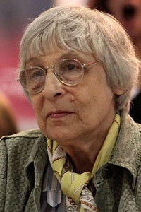 Profile of Yunna Morits