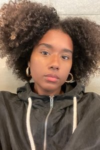 Profile of Mariana Moreira