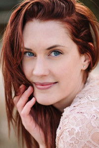 Profile of Lauren Lee Smith