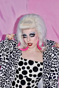 Profile of Elena Aranssay