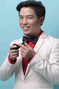 Profile of Ren Yifei