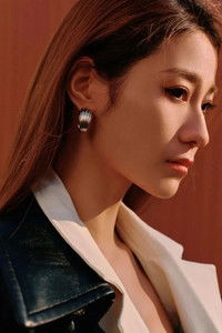 Profile of Wen Yingqian