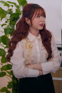 Profile of Tố Uyên