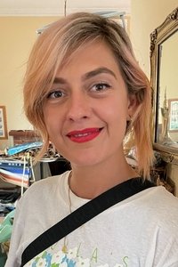 Profile of Luna Laure