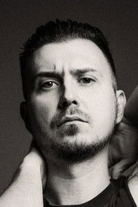 Profile of Aaron Bear