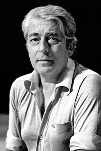 Profile of Luís de Sttau Monteiro