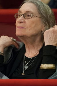 Profile of Eva Sîrbu