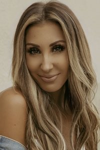 Profile of Hannah Lux Davis