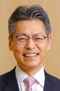 Profile of Hitoshi Chiba