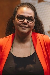 Profile of Vânia Lima