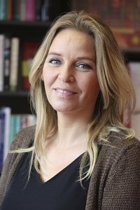 Profile of Esther Verhoef