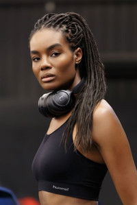 Profile of Fabiana Claudino