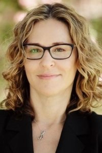 Profile of Elizabeth Benjamin