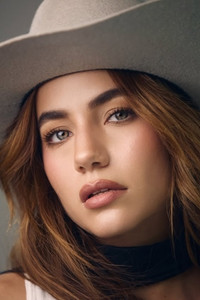 Profile of Ela Velden