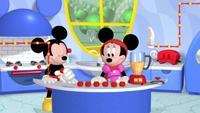 Minnie caperucita roja
