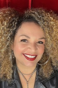 Profile of Davina Robinson