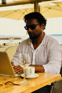 Profile of Paul Angunawela